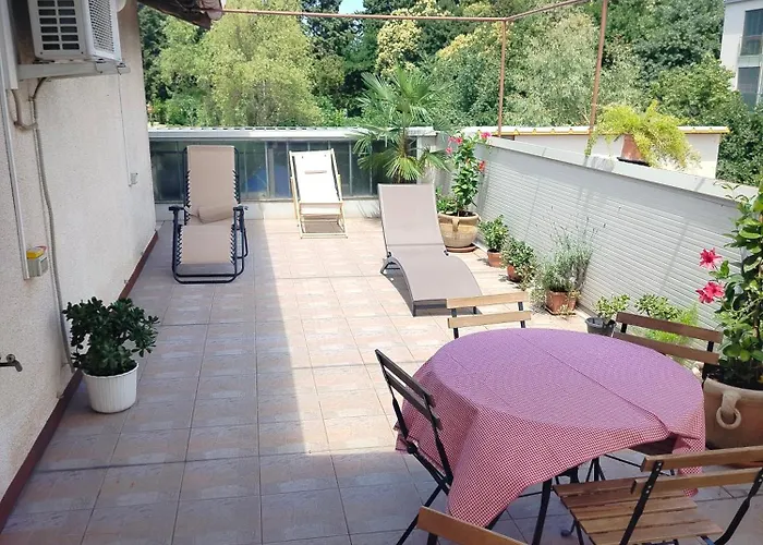 Апартаменты Lea